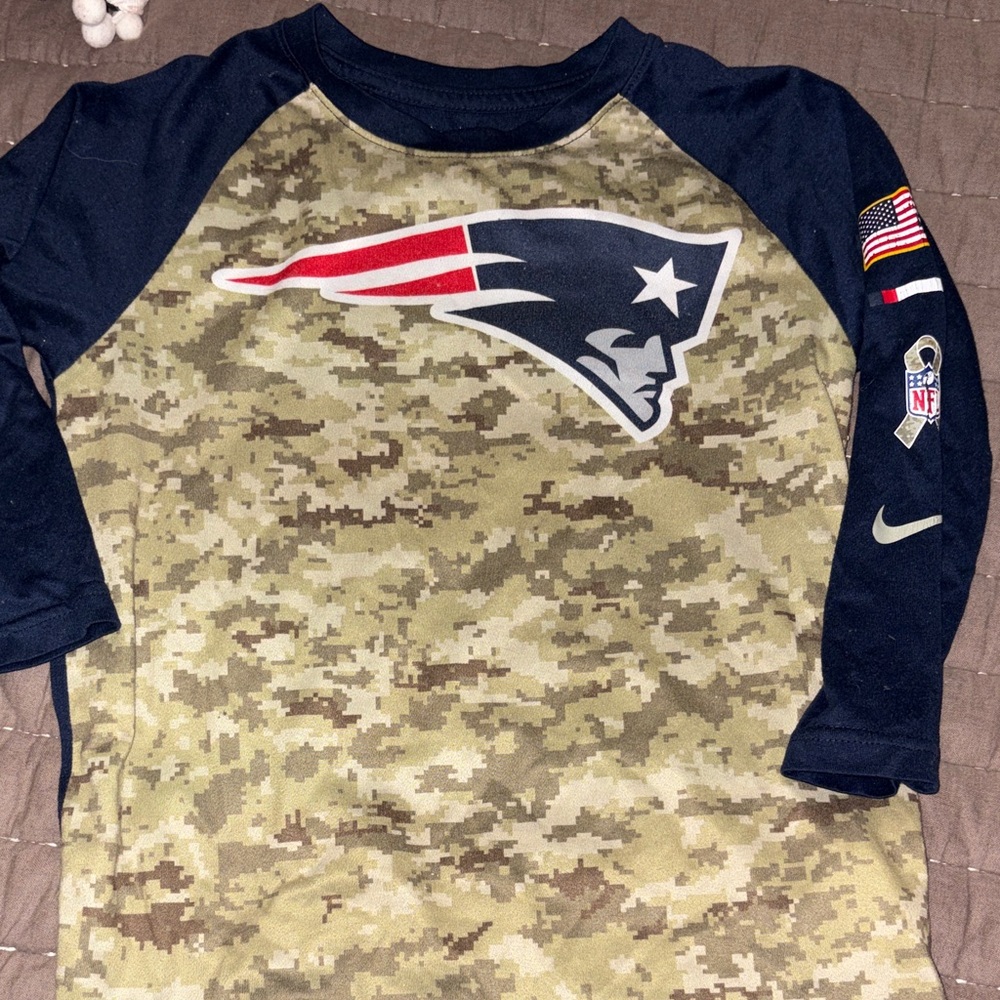 NFL Patriots Kids Long Sleeve salute to service